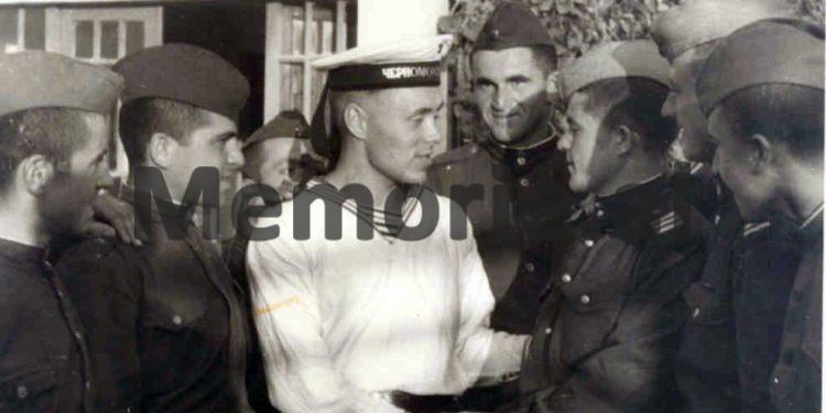 “Pasi vëzhgoi me dylbi nga maja e Sazanit, Zhukov i’u drejtua komandantit të Detit të Zi, admiralit Kudetcov, dhe i tha…”/ Dëshmia e kolonelit që e shoqëroi