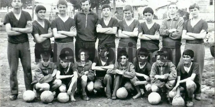 Fotot e panjohura: Nga Fush-Kruja, te stadiumet olimpike ku doli i dhjeti në botë, në tribunën e “Qemal Stafës” me Enver Hoxhën…”/ Imazhet e rralla të legjendës së sportit shqiptar