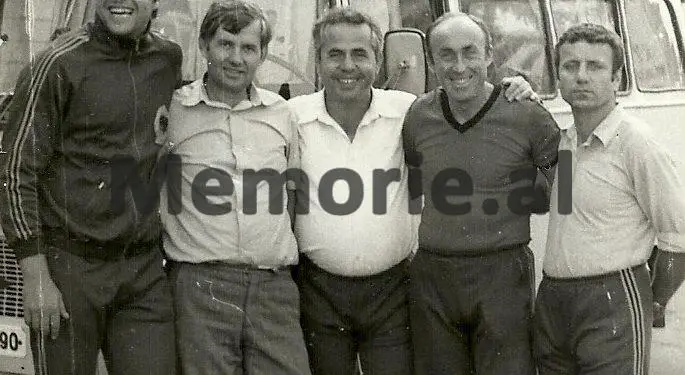 Fotot e panjohura: Nga Fush-Kruja, te stadiumet olimpike ku doli i dhjeti në botë, në tribunën e “Qemal Stafës” me Enver Hoxhën…”/ Imazhet e rralla të legjendës së sportit shqiptar