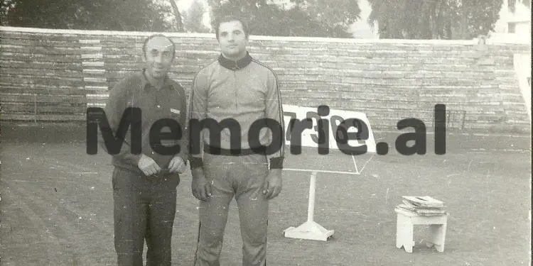 Fotot e panjohura: Nga Fush-Kruja, te stadiumet olimpike ku doli i dhjeti në botë, në tribunën e “Qemal Stafës” me Enver Hoxhën…”/ Imazhet e rralla të legjendës së sportit shqiptar