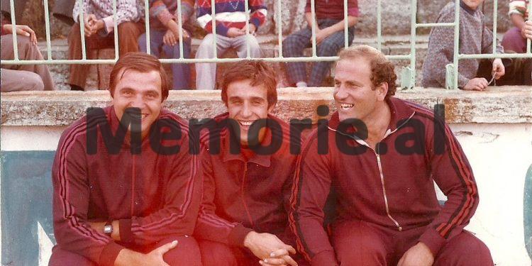 Fotot e panjohura: Nga Fush-Kruja, te stadiumet olimpike ku doli i dhjeti në botë, në tribunën e “Qemal Stafës” me Enver Hoxhën…”/ Imazhet e rralla të legjendës së sportit shqiptar