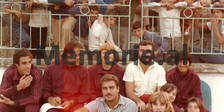 Fotot e panjohura: Nga Fush-Kruja, te stadiumet olimpike ku doli i dhjeti në botë, në tribunën e “Qemal Stafës” me Enver Hoxhën…”/ Imazhet e rralla të legjendës së sportit shqiptar