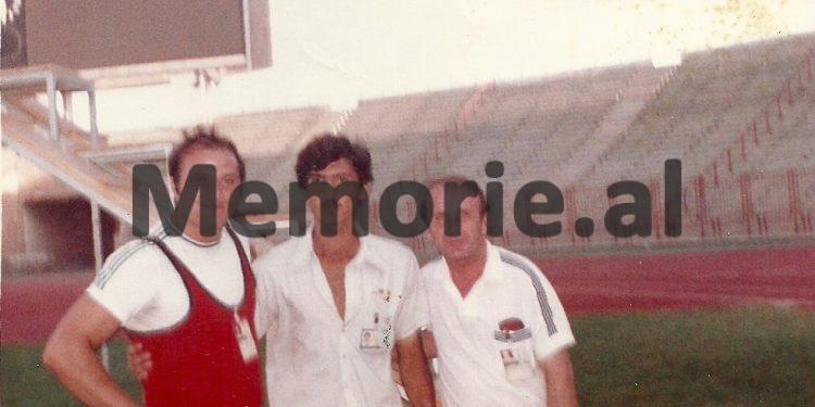 Fotot e panjohura: Nga Fush-Kruja, te stadiumet olimpike ku doli i dhjeti në botë, në tribunën e “Qemal Stafës” me Enver Hoxhën…”/ Imazhet e rralla të legjendës së sportit shqiptar