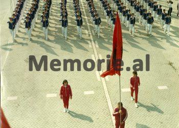Fotot e panjohura: Nga Fush-Kruja, te stadiumet olimpike ku doli i dhjeti në botë, në tribunën e “Qemal Stafës” me Enver Hoxhën…”/ Imazhet e rralla të legjendës së sportit shqiptar