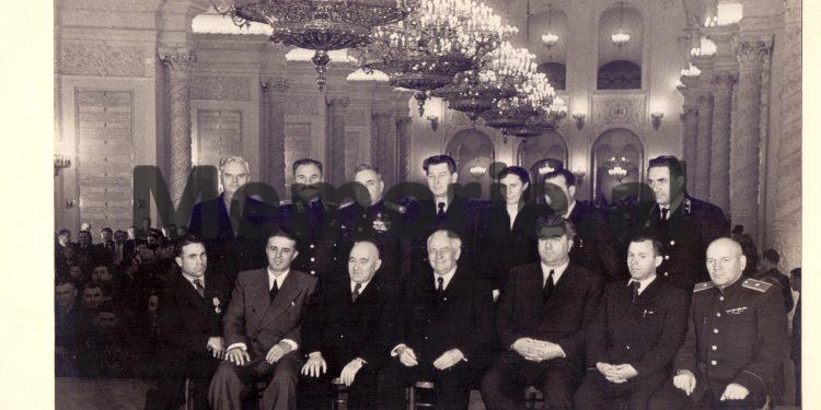 “Pasi vëzhgoi me dylbi nga maja e Sazanit, Zhukov i’u drejtua komandantit të Detit të Zi, admiralit Kudetcov, dhe i tha…”/ Dëshmia e kolonelit që e shoqëroi