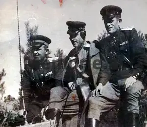 “Pasi vëzhgoi me dylbi nga maja e Sazanit, Zhukov i’u drejtua komandantit të Detit të Zi, admiralit Kudetcov, dhe i tha…”/ Dëshmia e kolonelit që e shoqëroi
