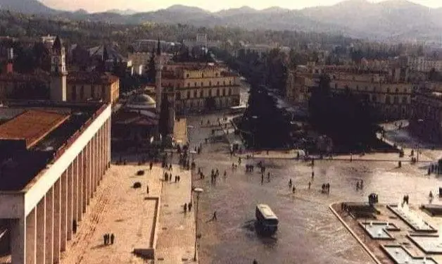 Raporti i Sigurimit: “Kosovari Shyqëri Kastrati, që vjen si tregtar i një firme boshnjake në Tiranë, është një agjent i regjur i UDB-së…”/ Përgjimet e ‘Shtëpisë me gjethe’
