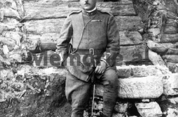 Rare photos: ‘When Vlora was at war with the Italians’ … / From General Gotti who leads the fighting in ‘istikame’, to the Mayor, Ali Asllani, who speaks to the fighters.