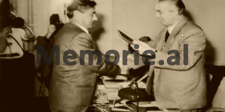 “Si i arrestuam grupet ‘Gargarelët’, ‘Sirena e fitores’ dhe ‘Fafajc’, me 50 anëtarë, që hidhnin trakte në Lezhë, Vlorë, Durrës, Tiranë…”/Dokumenti sekret i ’74-ës