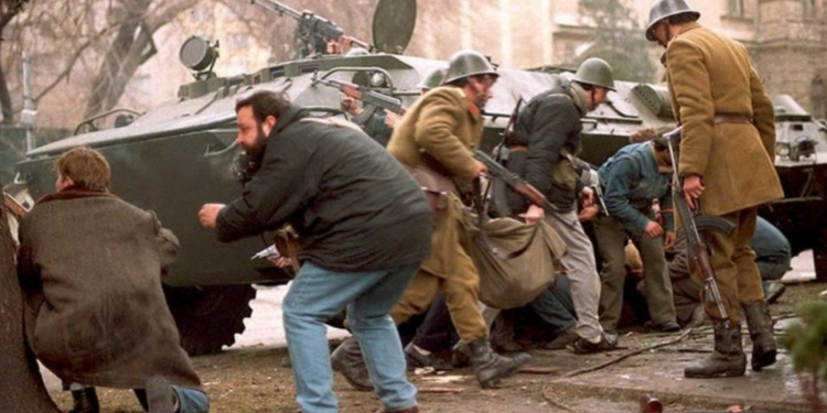 Rënia e Murit të Berlinit në 1989-ën dhe si e riformësoi botën moderne ajo ngjarje pas ‘efektit domino’ në të gjitha vendet e Lindjes Komuniste…?!