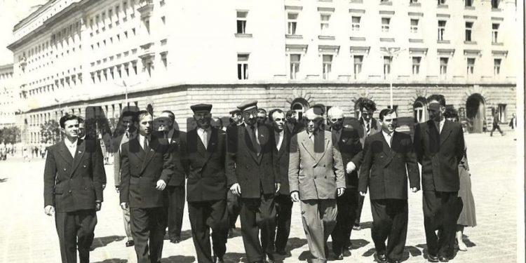 Historia e panjohur e kolonel Haxhi Hajdarit, deputetit të Kuvendit Popullor që kundërshtoi kolektivizimin dhe u ekzekutua me artileri në shpellën e Rrjollit