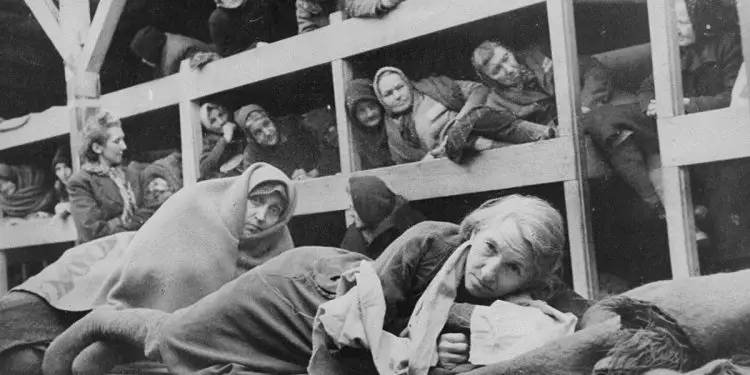 Dëshmitë e rralla të Kazimierz Smoleń /“Si mbijetova torturave dhe tmerreve në kampin nazist të shfarosjes në masë, Birkenau, ku të dënuarit …