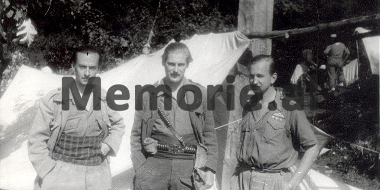 “Kur i’a tregova profesor Çabejt për togerin britanik që merrej me toponiminë e Dibrës dhe hartën ku shkruhej, ‘Pellazgë-mal’, ai…”/ Kujtimet e panjohura të mikut të Haxhi Lleshit