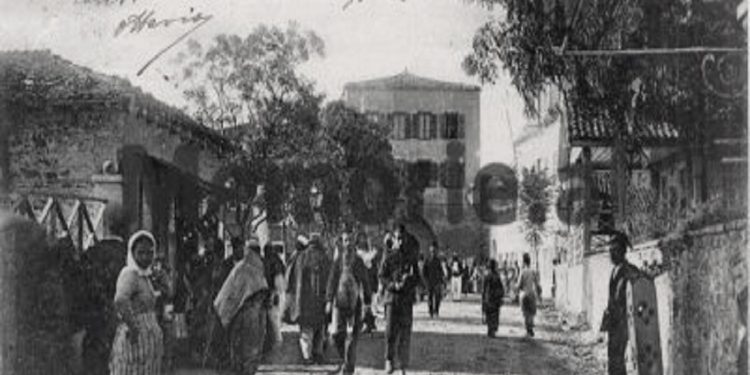 Fotot e rralla në Durrësin e viteve 1914 – 1917/ Nga rebelët e Esat Pashë Toptanit që mbahen në burg, tek ushtarakët hollandezë të Kolonelit Thomson, duke mbajtur rendin në qytet…!
