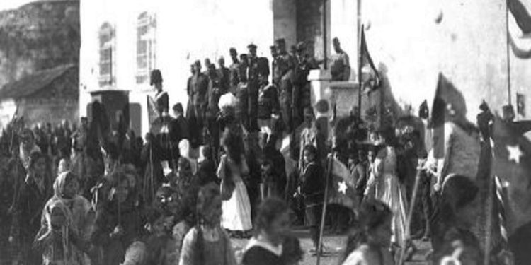 Fotot e rralla në Durrësin e viteve 1914 – 1917/ Nga rebelët e Esat Pashë Toptanit që mbahen në burg, tek ushtarakët hollandezë të Kolonelit Thomson, duke mbajtur rendin në qytet…!