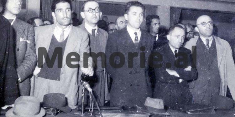 “Enver, jam kundra jush, jo vetëm se hoqët dorë nga Kosova dhe Dibra, por se Shqipëria është në robëri të Beligradit dhe…”/ Promemoria që çoi në pushkatim Edip Tërshanën