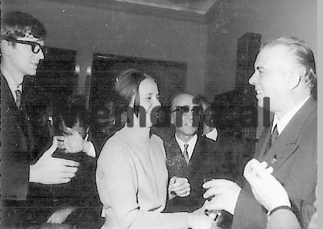 Fotot e panjohura: Kur Enver Hoxha priste grupet marksiste-leniniste: ‘Nga Ernest Aust, Raul Marko e Fosko Dinuçi, te afrikanët që merrnin pjesë në kongreset e partisë dhe…’