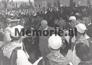 Letra për Enverin: “Vajza e atasheut polak është imorale, qëndron në bankë në pozicion provokuese dhe…”/ Raporti ‘Tepër sekret’ për shtetaset e huaja