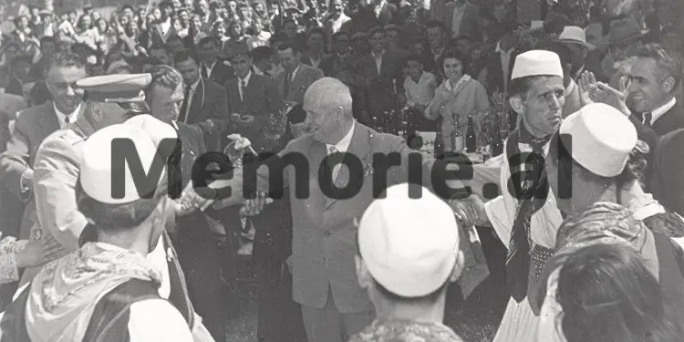 Letra për Enverin: “Vajza e atasheut polak është imorale, qëndron në bankë në pozicion provokuese dhe…”/ Raporti ‘Tepër sekret’ për shtetaset e huaja