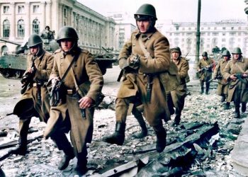 “When the Romanian protesters stopped the car of our embassy, they told us; behind us is your turn …” / Rare testimony of journalist Rezart Xhaxhiu