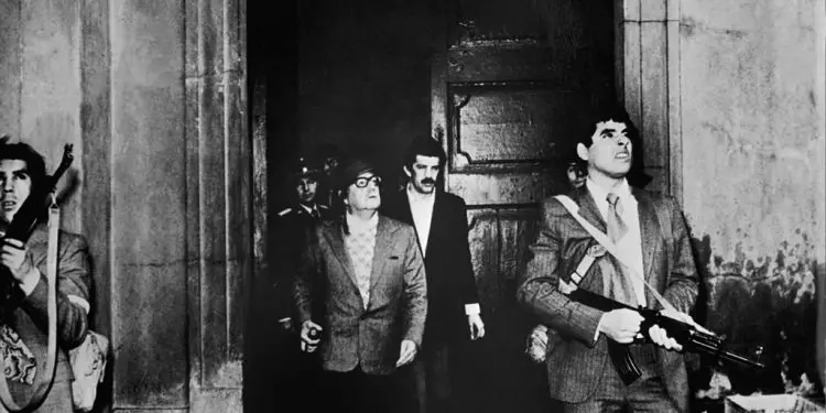 Raporti sekret nga Komiteti Qendror: “Stafi i ambasadës sonë të qëndrojë indiferent dhe vigjilent ndaj ngjarjeve në Kili, pasi…”/ Grushti shtetit ku u vra e Salvador Allende