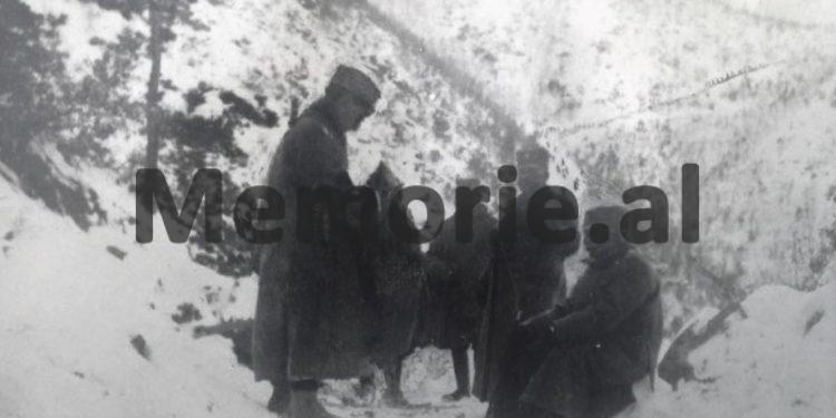 Unknown photos: “The difficult journey through Albania of Serbian troops led by Krajlin Pjeter Karadjeorgjevic, where his soldiers remained…” / Andra Popovic’s rare album