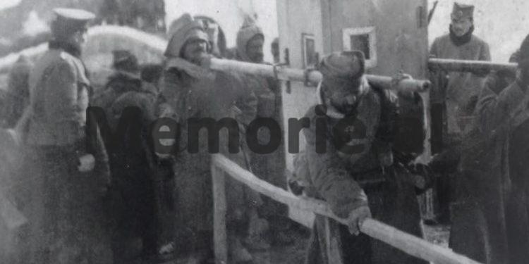 Unknown photos: “The difficult journey through Albania of Serbian troops led by Krajlin Pjeter Karadjeorgjevic, where his soldiers remained…” / Andra Popovic’s rare album