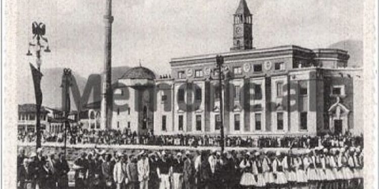 Rare photos of Tirana / From the Turkish ‘Hotel’ in the center, to the square with the garden between the ministries with the monument of Ismail Qemali and the giant eagle with two heads…!