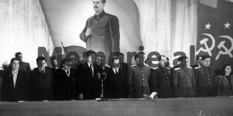 “Enver, jam kundra jush, jo vetëm se hoqët dorë nga Kosova dhe Dibra, por se Shqipëria është në robëri të Beligradit dhe…”/ Promemoria që çoi në pushkatim Edip Tërshanën