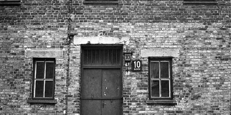 “Mjeku gjerman, Schumann, i quajtur ‘profesor’, kryente operacione eksperimentale me rreze X, duke sterilizuar herbrenjtë…”/ Dëshmitë e rralla të Kazimierz Smolen