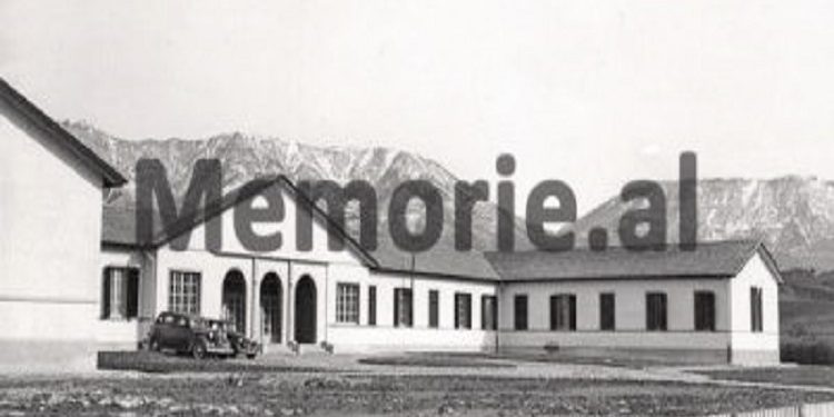 Rare photos of Tirana / From the Turkish ‘Hotel’ in the center, to the square with the garden between the ministries with the monument of Ismail Qemali and the giant eagle with two heads…!