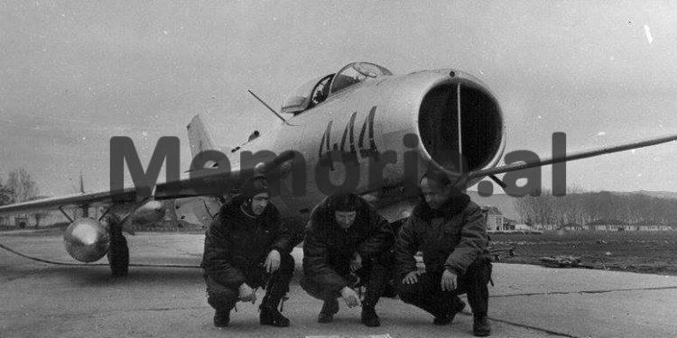 “Avioni personal i Enverit, ‘ILL -14’ ruhej nga një repart special, ku as unë nuk afrohesha dot dhe për riparim e dërgonim…”/ Dëshmia e rrallë kolonelit, ish-komandant i Aviacionit