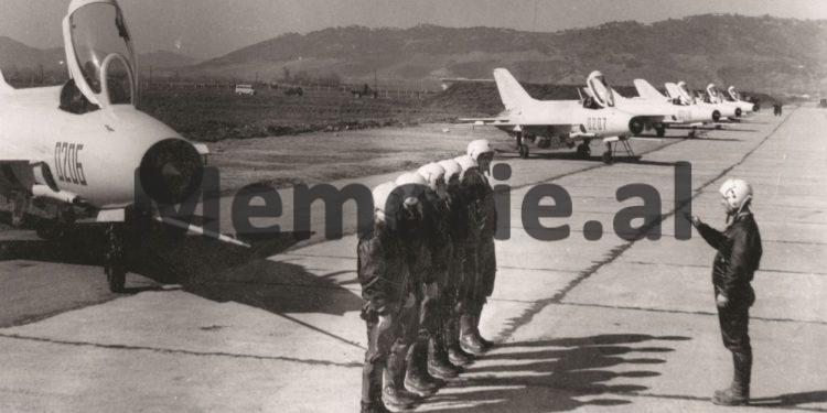 “Avioni personal i Enverit, ‘ILL -14’ ruhej nga një repart special, ku as unë nuk afrohesha dot dhe për riparim e dërgonim…”/ Dëshmia e rrallë kolonelit, ish-komandant i Aviacionit