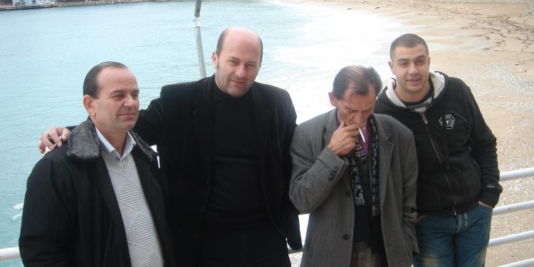 “Çan ‘De Rada’ shqiptare / nëpër dete dhe stuhi / me kapiten Vasil Malon / avancojnë për në Greqi…”/ Poezia e panjohur e Lefter Çipës, që do e çonte në burg në ’72-in