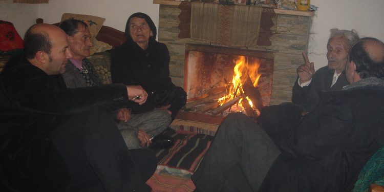 “Çan ‘De Rada’ shqiptare / nëpër dete dhe stuhi / me kapiten Vasil Malon / avancojnë për në Greqi…”/ Poezia e panjohur e Lefter Çipës, që do e çonte në burg në ’72-in