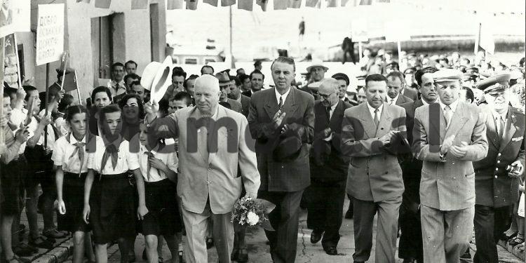 Ditari sekret i Enverit, 10 shkurt ‘61: “Delegati korean, më tha se Ivanovi që ka qenë ambasador në Tiranë, atje kishte organizuar kundërrevolucion, …”/ Ngjarjet pas konfliktit me Moskën dhe fotot e rralla