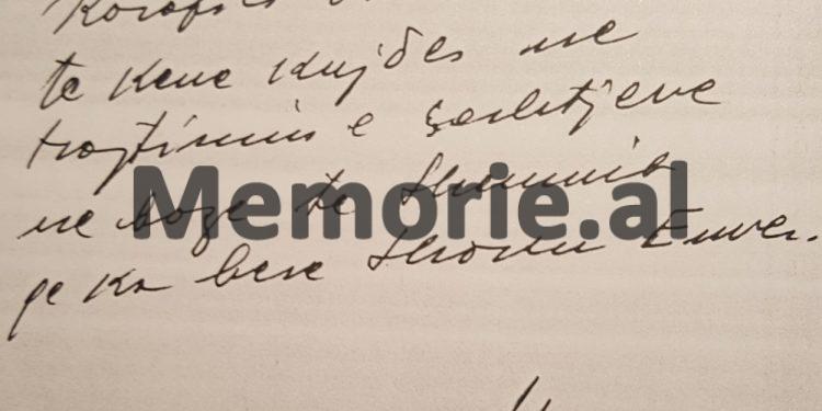 Letra sekrete për Hysni Kapon: “Në prani të Shefqet Peçit, poetët e shkrimtarët Agim Shehu, Matuka dhe Gani, s’e ngritën dollinë e parë për shokun Enver…”/ Ngjarja në Tepelenë në ‘73-in
