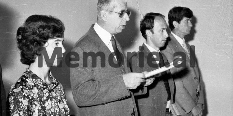 Raporti për Enverin: “Kunati i Feçor Shehut fliste në spitalin e Vienës me diplomatin grek, Papas, që kishte qenë në Tiranë…”/ Letra denoncuese e janarit ‘82