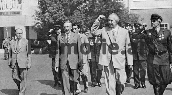 Raporti për Enverin: “Kunati i Feçor Shehut fliste në spitalin e Vienës me diplomatin grek, Papas, që kishte qenë në Tiranë…”/ Letra denoncuese e janarit ‘82