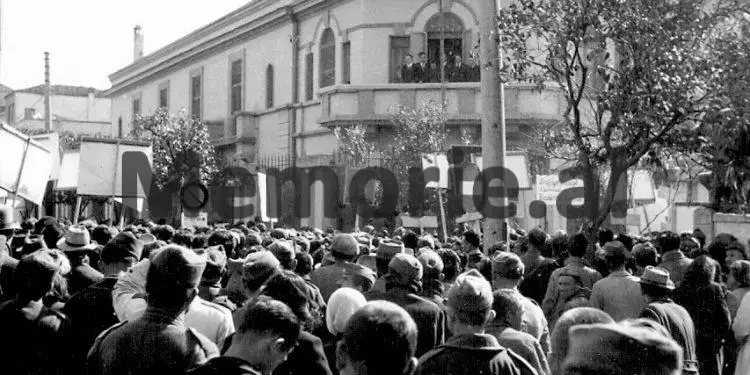 Fotot e panjohura: Manifestimet te ambasada sovjetike në Tiranë, ku më 19 shkurt 1951, “u hodh dinamit”, që çoi në pushkatimin e 22 intelektualëve të pafajshëm