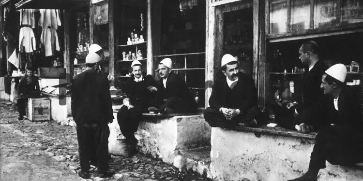 ‘Kur Banka Kombëtare e Shqipërisë me bashkë drejtor, italianin Gradudenzi, publikonte bilancet e kënaqshme financiare, që kishin ardhur nga…’/ Shtypi i Monarkisë në vitin 1938