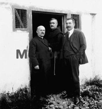 Për dërgimin e Kurorës së Skënderbeut në Romë, Gjon Marka Gjoni dhe Patër Antoni, i thanë Jakomonit, se…”/ Dëshmia e ish zv/ministrit të Brendshëm