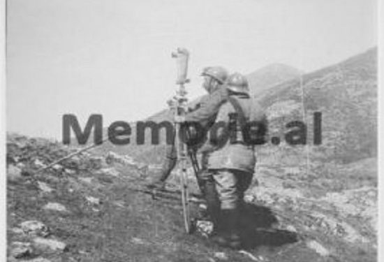 Fotot e rralla/ ‘Nga spitalet e personeli mjekësor me bluzat e bardha, trupat francez të Legjionit të Lindjes, te senatori Godart, që viziton banorët e varfër të Gjonomadhit…’!