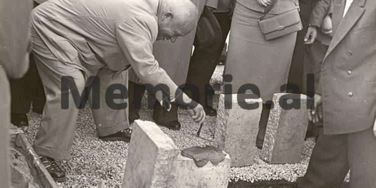 “Na masin pulsin, nëse do t’i mbajmë katër nëndetëset që na përkasin dhe roja sovjetike u ktheu automatikun marinarëve tanë…”/ Ditari sekret i Enverit, mars 1961