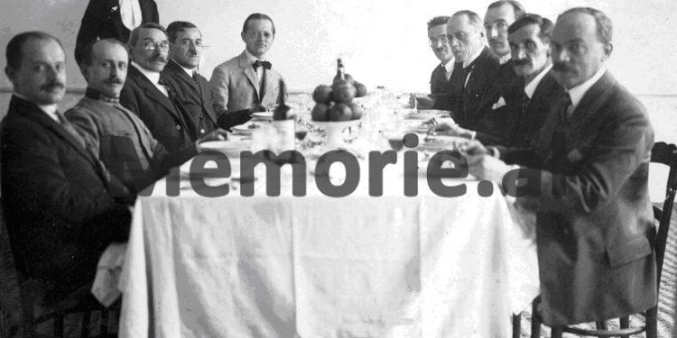 Historia e panjohur e ish Ministrit të Drejtësisë Vasil Avrami, i cili nuk pranoi të çonte Kurorën e Skënderbeut në Romë, peripecitë e jetës së tij…