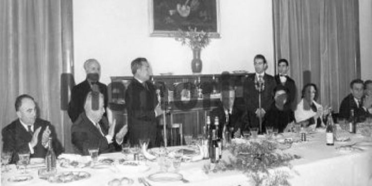 Unknown photos / ‘When Enver and Nexhmija marveled at the gifts that Prince Norodom Sihanuk brought them with the princess, Monica, after…”! Images with pompous reception