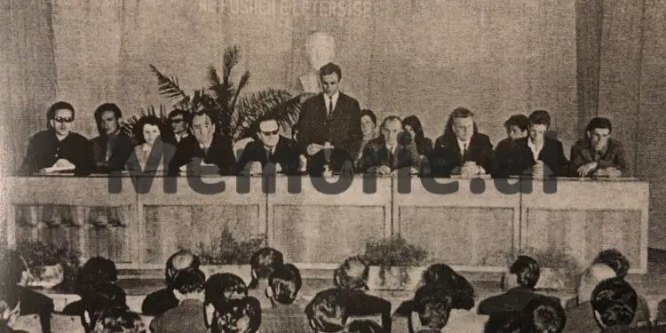 “Çdo çoban mund të blejë fare mirë një radio me bateri, po të dojë, se në treg ka, dhe jo të pritet që çdo gjë ta bëjë…”/ Fjala e panjohur e Enver Hoxhës në 23 shkurt ‘73