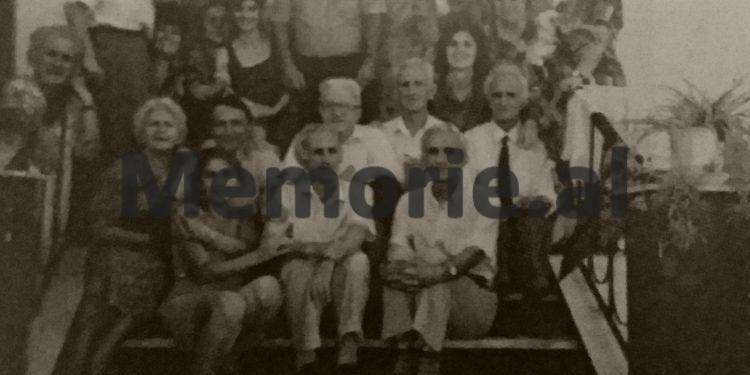 “Jo, shokë, ne nuk duhet të ndjekim ‘rrugën e Evropës’, përkundrazi është Evropa që duhet të ndjekë rrugën tonë…”/ Fjala e panjohur e Enver Hoxhës më 23 shkurt ‘73