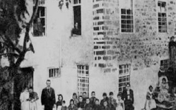 ‘Historia e shkollave dhe institucioneve arsimore amerikane në Shqipëri dhe fati i tyre nën regjimin komunist të Enver Hoxhës…’
