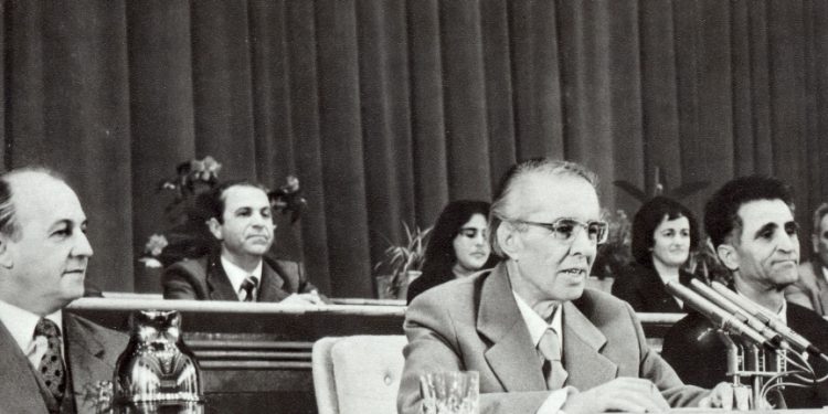 Letra për Ramizin: “Si janë mbledhur në Tiranë familja e Arshi Pipës dhe lidhjet e tyre me fisin Dani, Boletini, Bekteshi, Bushati, Ulqinaku, etj.…”?!/ Denoncimi nga veterani i Luftës